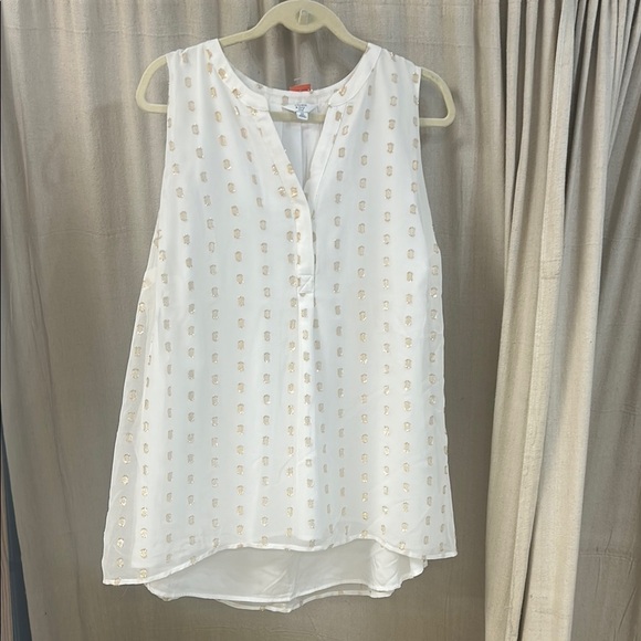 White with Gold Metallic Details Sleeveless V-Neck Top - Crown and Ivy - Picture 1 of 4